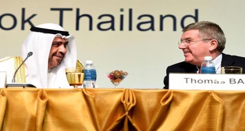 رئيس اللجنة الأوليمبية الدولية يشيد بقرار تنحي الشيخ أحمد الصباح